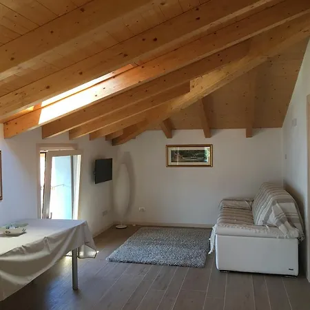 Apartman Casa Vacanza Da Mari Lezzeno